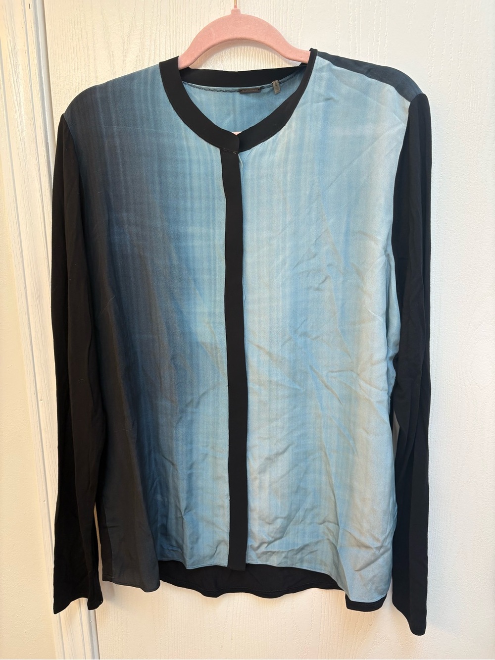 Elie Tahari Light Blue and Black Trim Scoop Neck Top